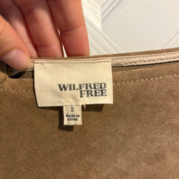 Aritzia Wilfred Free brown tan faux leather suede v-neck sleeveless dress 2 - Picture 6 of 7